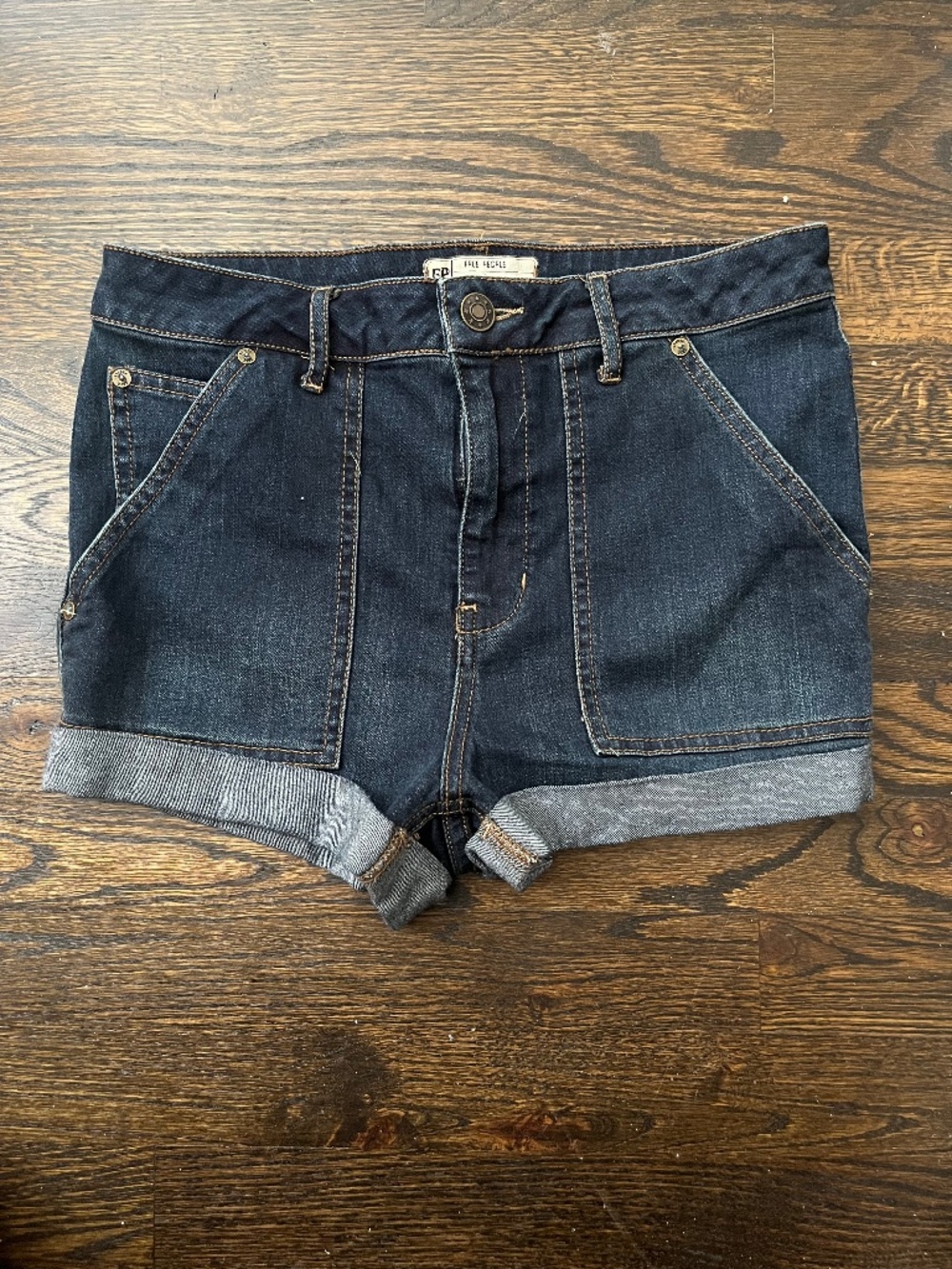 Free People Dark Wash cuffed Denim Patch Pocket Shorts Size 27